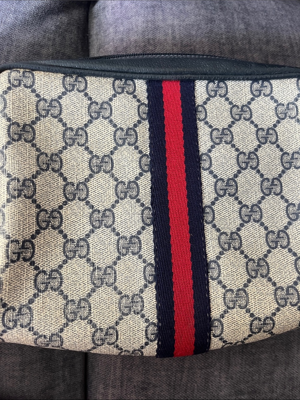 Set of 4 vintage Gucci clutches featuring the signature navy and red Web stripe. - Picture 4 of 13